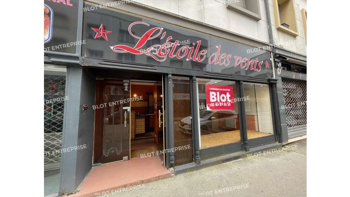 A louer local 85m² dans rue commerçante de Lorient