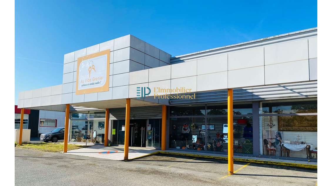 A louer local commercial de 512m² en zc à Lorient