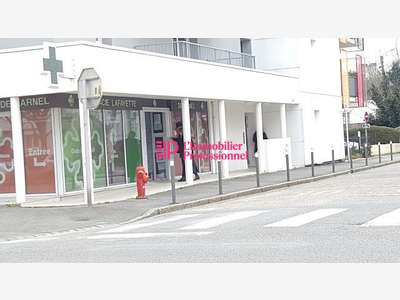 A louer local commercial 106m² à Lorient centre