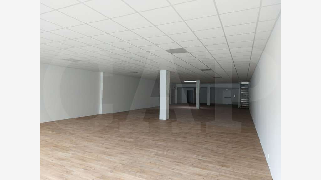 A louer local 428m² Zone Commerciale Lorient 