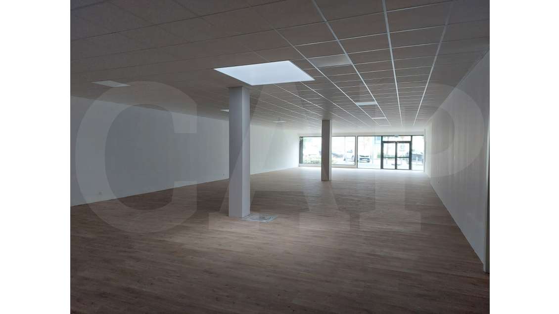 A louer local 428m² Zone Commerciale Lorient