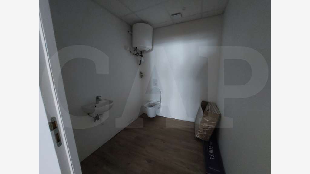 A louer local 428m² Zone Commerciale Lorient 