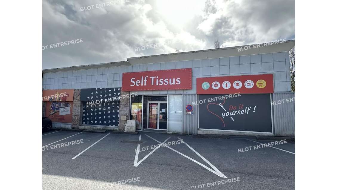 À LOUER - LOCAL COMMERCIAL 306 m² - LORIENT