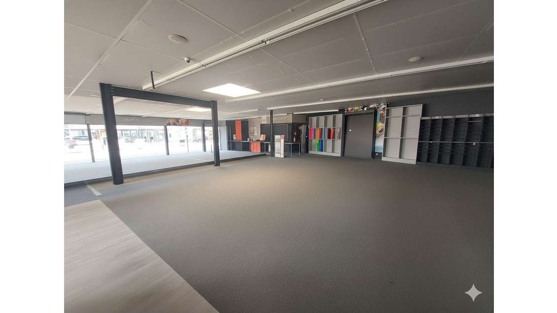 A LOUER - LOCAL COMMERCIAL - 300 m² - LORIENT 