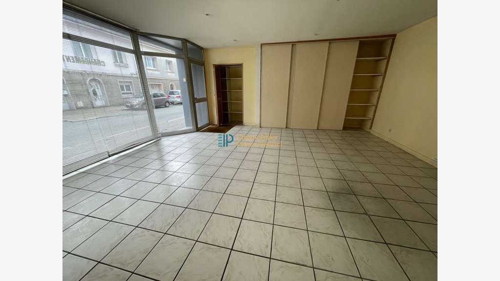 A louer local commercial 424m² à Lorient centre
