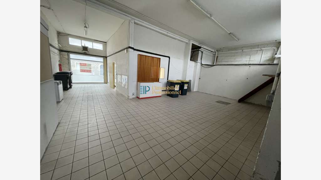 A louer local commercial 424m² à Lorient centre
