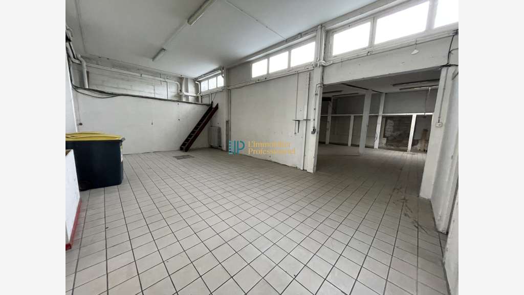 A louer local commercial 424m² à Lorient centre