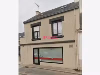 A louer local commercial de 88m² à Quéven centre