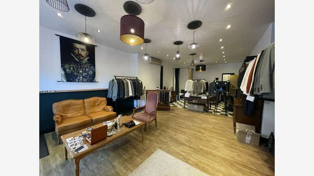 Local commercial de 68m² à louer en RDC à Lorient