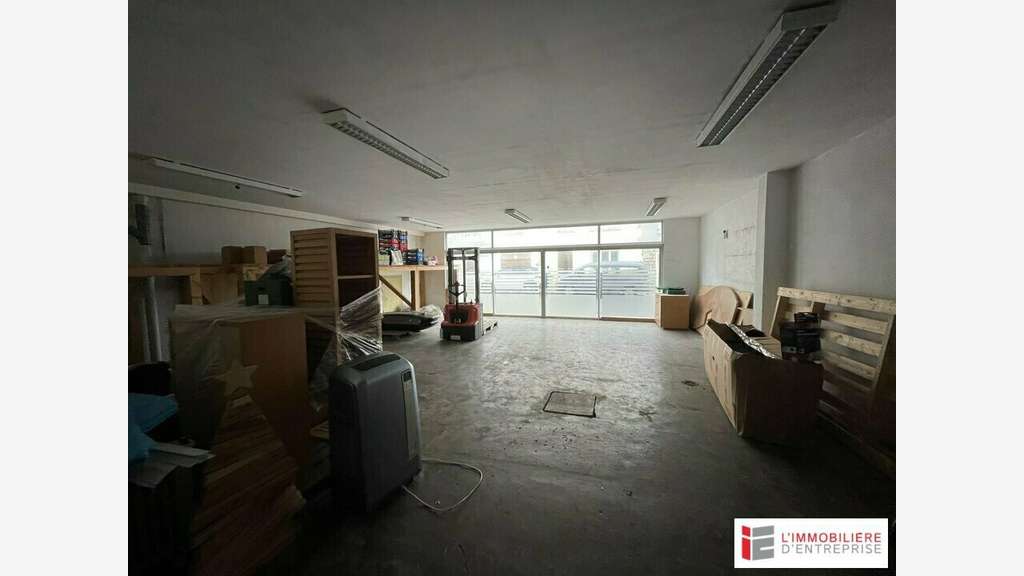 Local commercial de 420m² à louer en RDC à Lorient