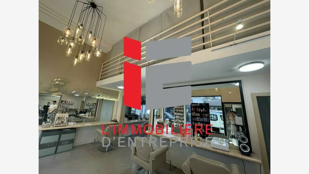 A louer local commercial 94m² empl N°1 Lorient