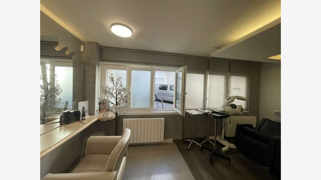 A louer local commercial 94m² empl N°1 Lorient