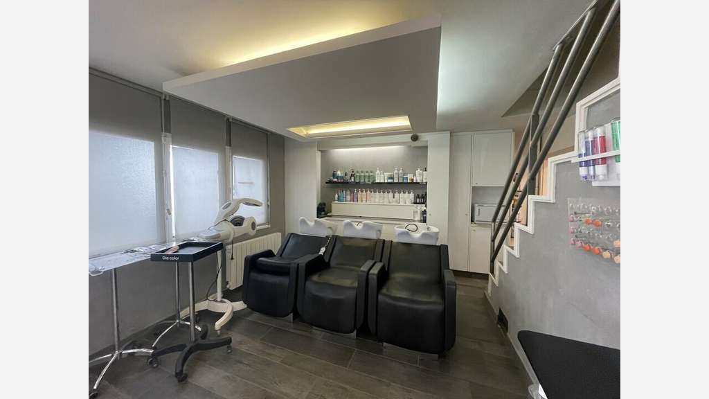 A louer local commercial 94m² empl N°1 Lorient