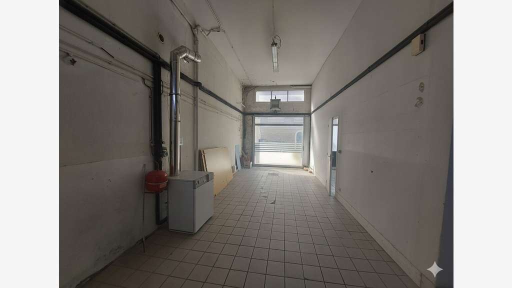 A louer local commercial 420m² à Lorient