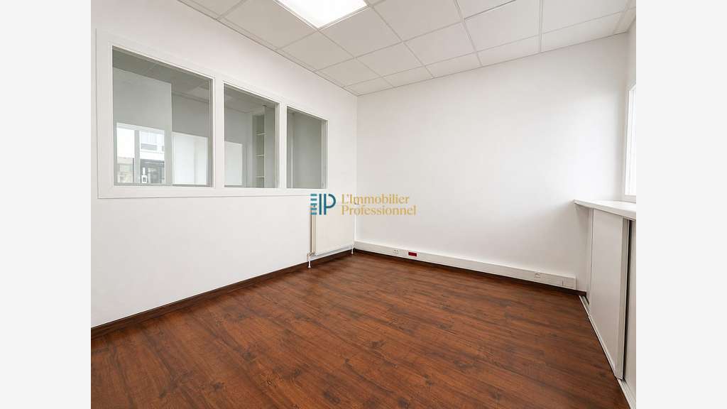 Local commercial à louer 140m² à Lorient centre
