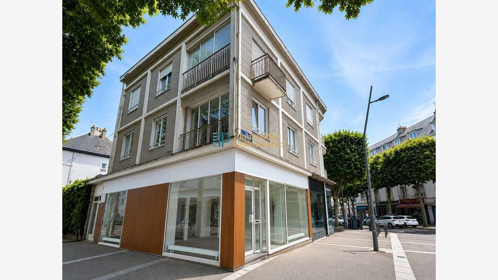 Local commercial à louer 140m² à Lorient centre