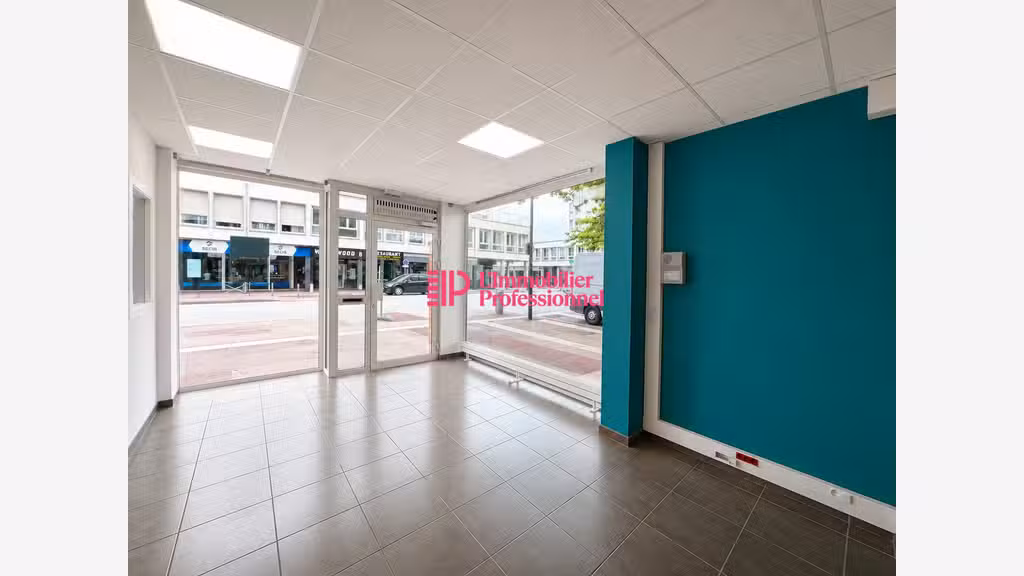 Local commercial à louer 140m² à Lorient centre