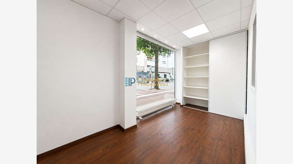 Local commercial à louer 140m² à Lorient centre