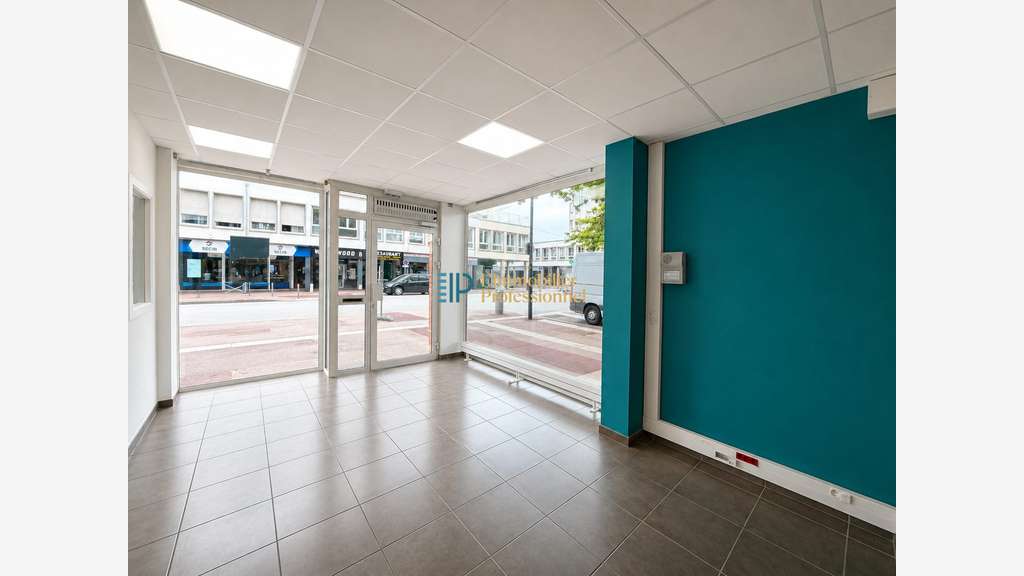 Local commercial à louer 140m² à Lorient centre
