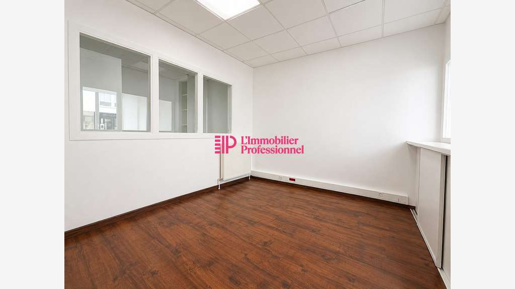 Local commercial à louer 140m² à Lorient centre