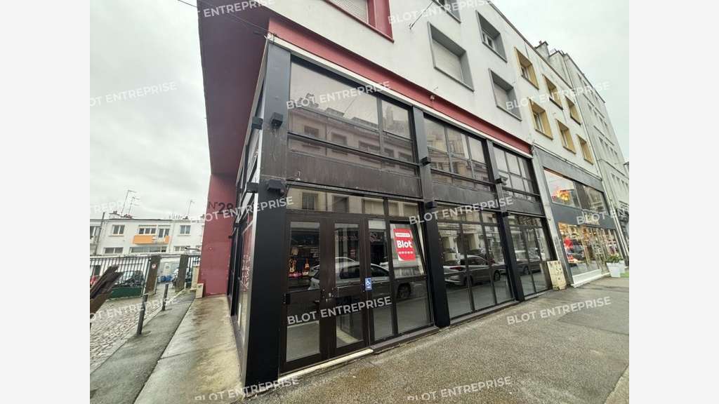A louer local commercial de 220m² à Lorient centre