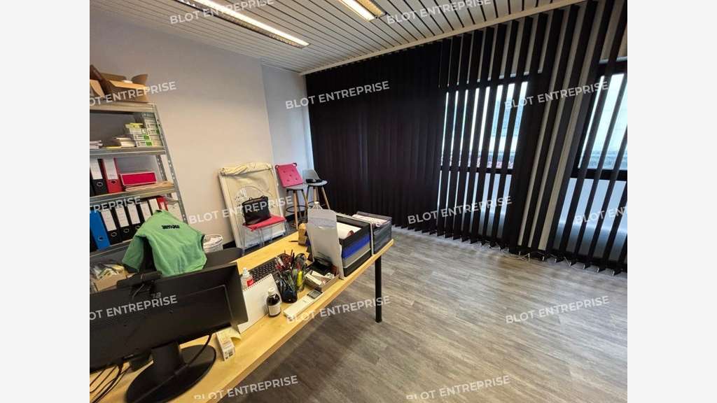 A louer local commercial de 220m² à Lorient centre