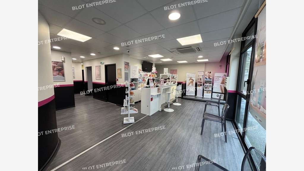 A louer local commercial de 220m² à Lorient centre