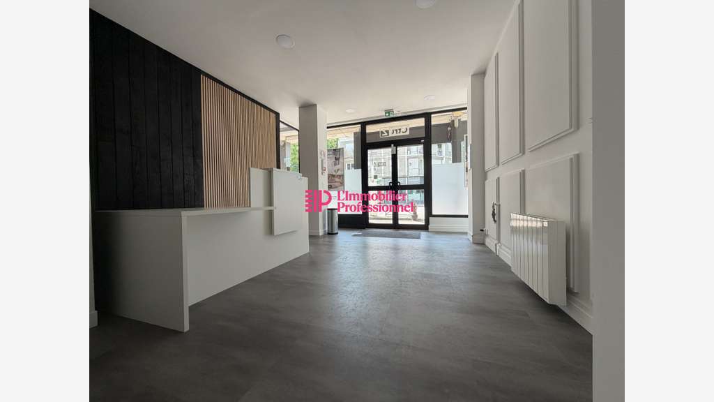 Local commercial à louer 117m² à Lorient centre