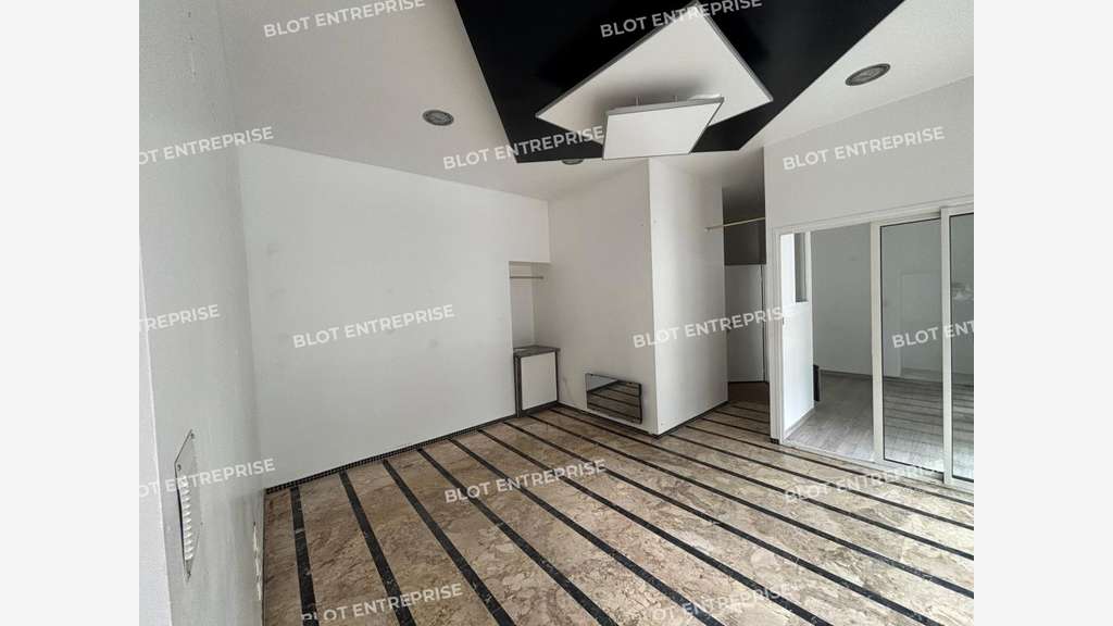 À LOUER - LOCAL COMMERCIAL 66 m² - LORIENT