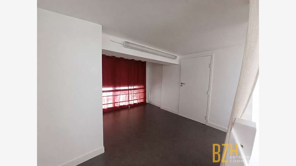 A LOUER - LOCAL COMMERCIAL 66m2 - LORIENT