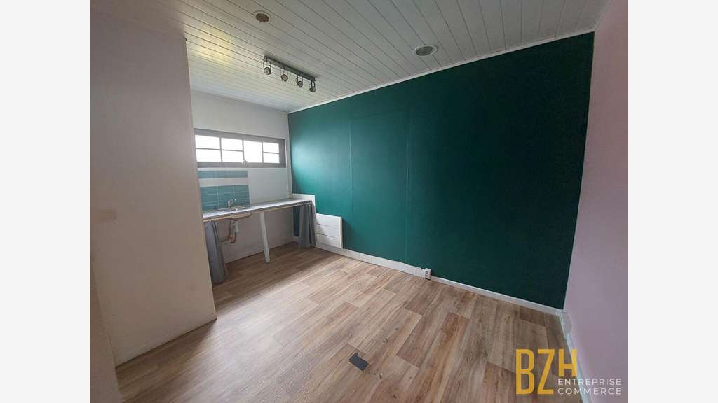 A LOUER - LOCAL COMMERCIAL 37 m² - SECTEUR LORIENT