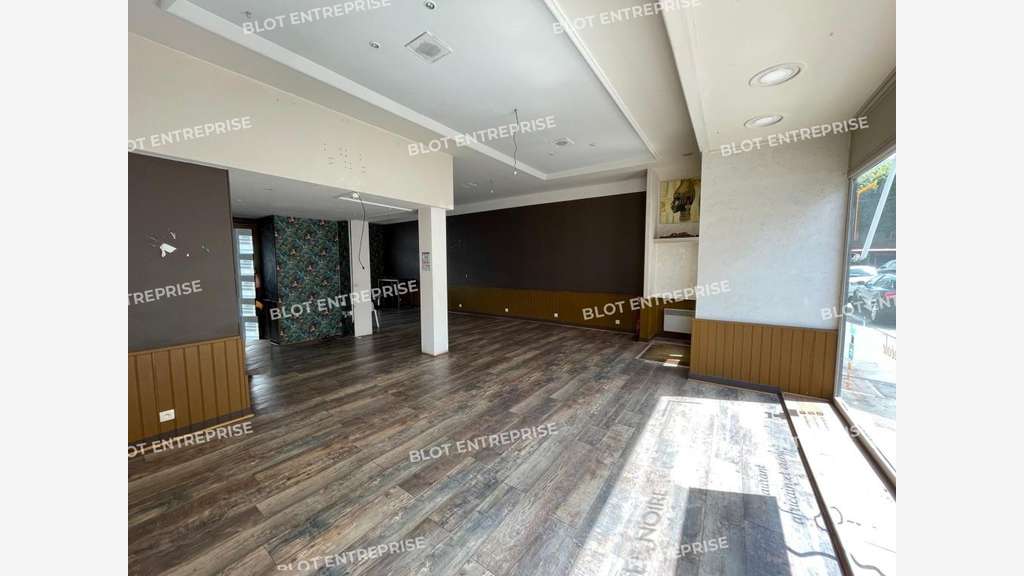 A LOUER - LOCAL COMMERCIAL 80 m² - LORIENT