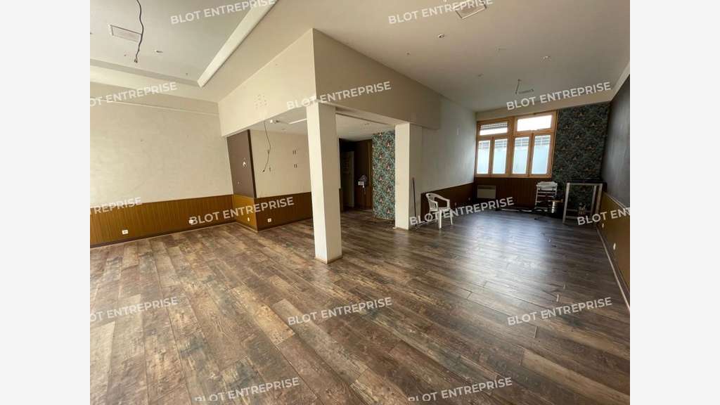 A LOUER - LOCAL COMMERCIAL 80 m² - LORIENT