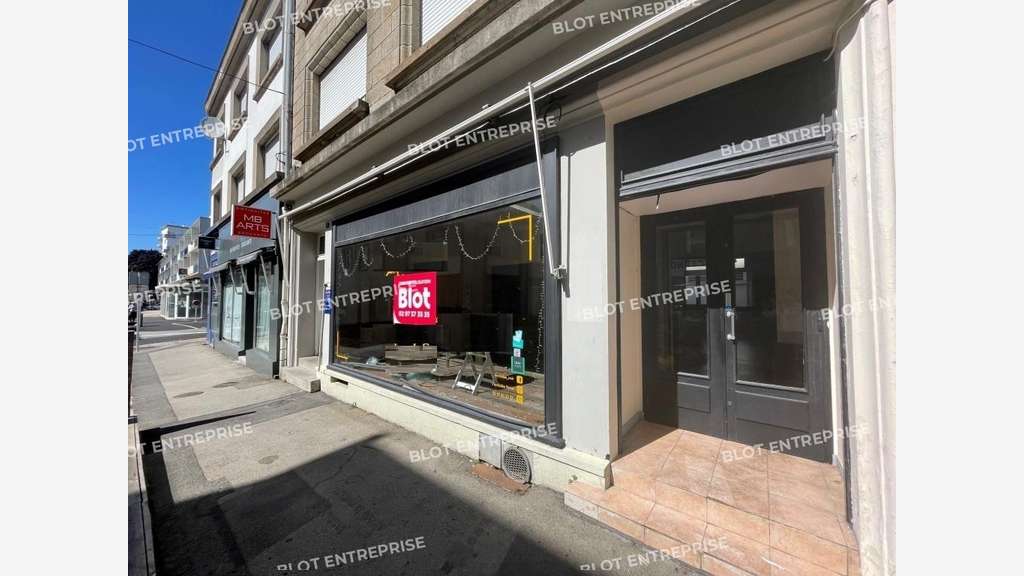 A LOUER - LOCAL COMMERCIAL 80 m² - LORIENT