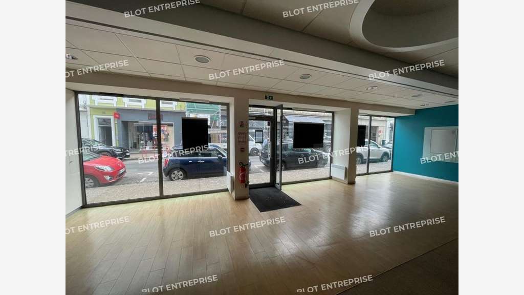 A louer local commercial de 280m² à Lorient centre