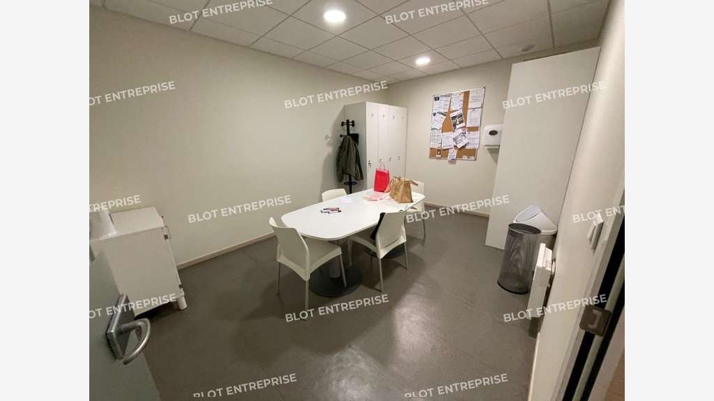 A louer local commercial de 280m² à Lorient centre