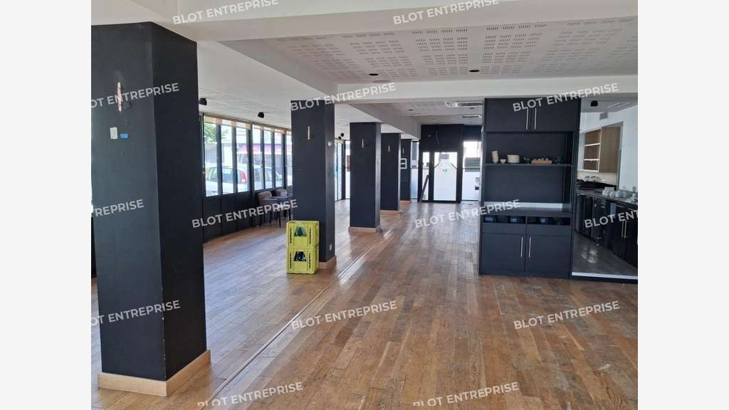 À LOUER - LOCAL COMMERCIAL 337 m² - LORIENT