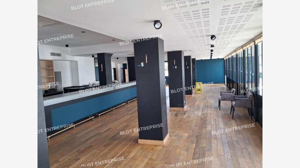 À LOUER - LOCAL COMMERCIAL 337 m² - LORIENT