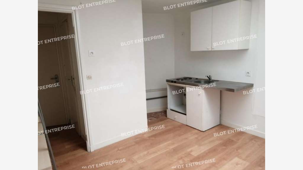 À LOUER - LOCAL COMMERCIAL 147 m² - LORIENT