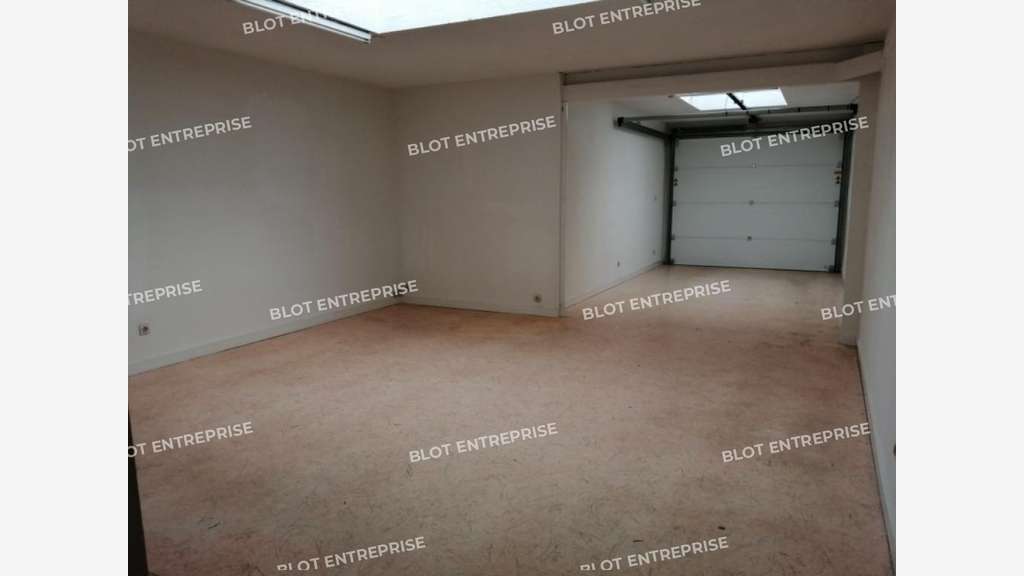 À LOUER - LOCAL COMMERCIAL 147 m² - LORIENT
