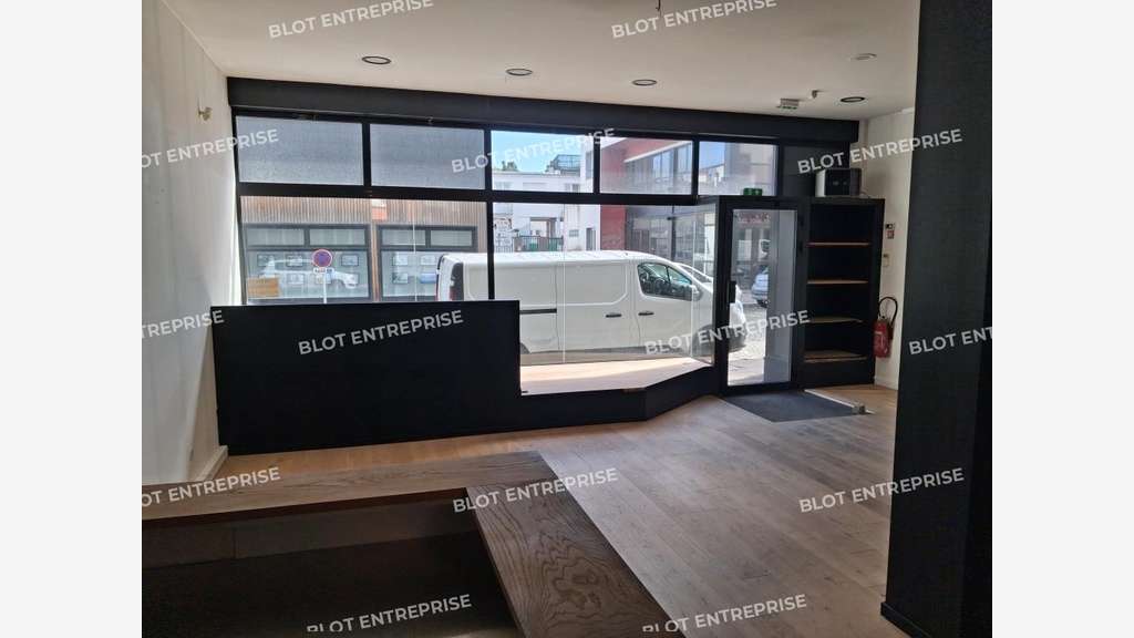 A louer local commercial rénové de 130m² à Lorient