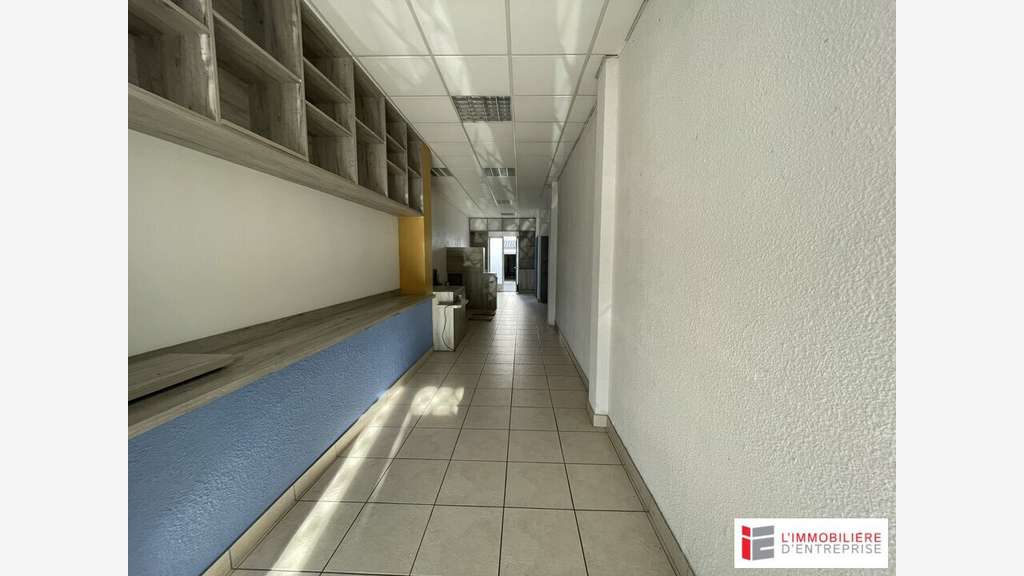 Local commercial 157m² à louer à Lorient