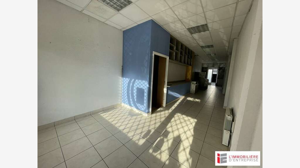 Local commercial 157m² à louer à Lorient