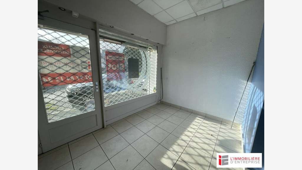 Local commercial 157m² à louer à Lorient
