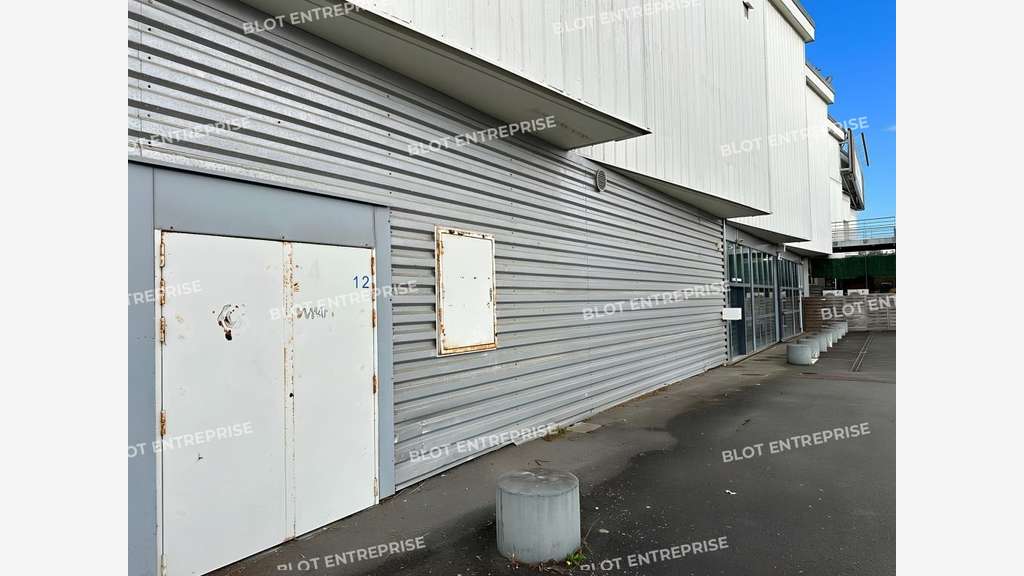 À LOUER - LOCAL COMMERCIAL - LORIENT - 315 m²