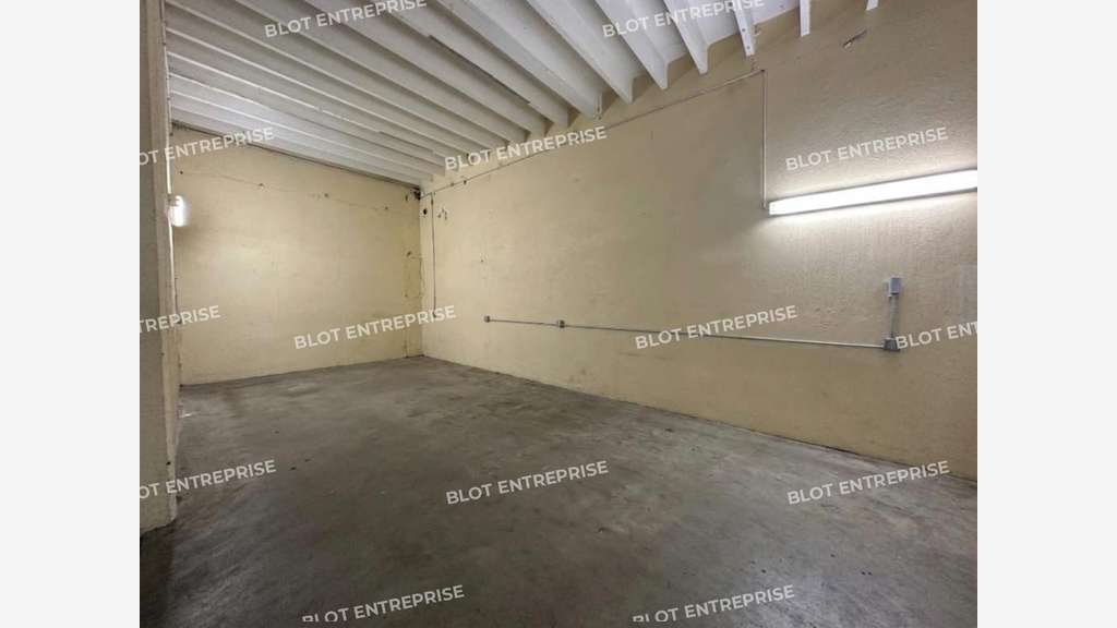 À LOUER - LOCAL COMMERCIAL - LORIENT - 315 m²