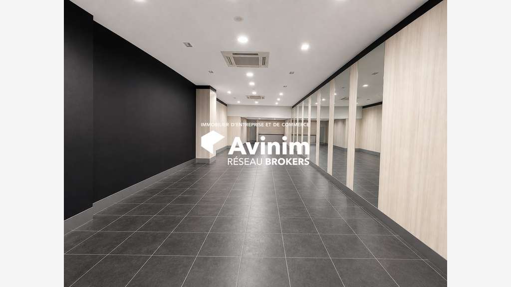 A louer local commercial 103m² à Lormont centre