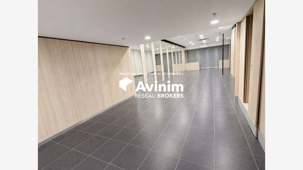 A louer local commercial 103m² à Lormont centre