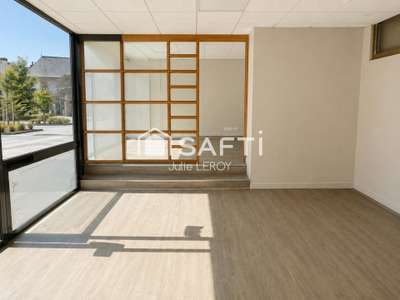 LOCAL COMMERCIAL À LOUER – CENTRE-BOURG DE LOUÉ (7