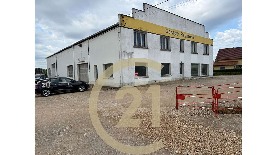 A louer cellule commerciale 205m² ou 410m² Louhans